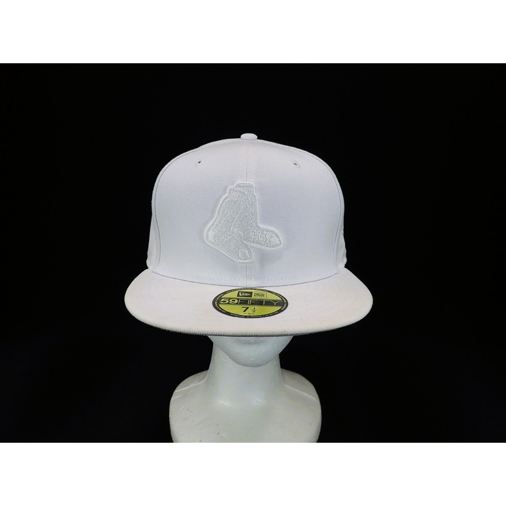 New Era 59FIFTY Boston Red Sox Hat White Out Fitted Size 7 1/2 MLB Baseball Cap